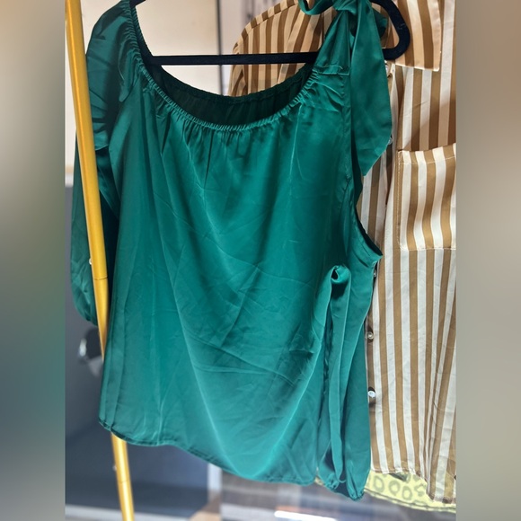 Bundle of button up shirts - Picture 5 of 6